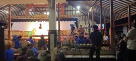 PAGELARAN WAYANG SEMALAM SUNTHUK