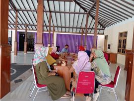 PERTEMUAN RUTIN KELOMPOK DESA PRENEUR KELOR MAKMUR