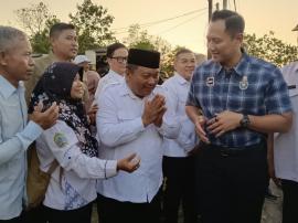 Menteri Koordinator Bidang Infrastruktur dan Pembangunan Kewilayahan Agus Harimurti Yudhoyono dan Sr