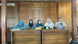 PKK Kalurahan Kelor Gelar Pertemuan di OGK , Ajak Warga Manfaatkan Pekarangan untuk Tanam Sayur