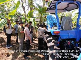 Pelatihan Pengoperasian dan Perawatan Traktor Roda Empat di Kelor