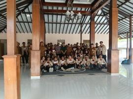 PENERIMAAN MAHASISWA KKN UNIVERSITAS SANATA DHARMA DI KALURAHAN KELOR