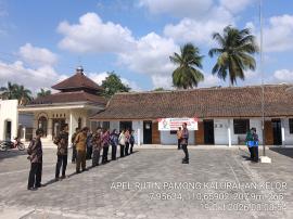 Panewu Karangmojo Pimpin Apel Rutin Pamong Kalurahan Kelor
